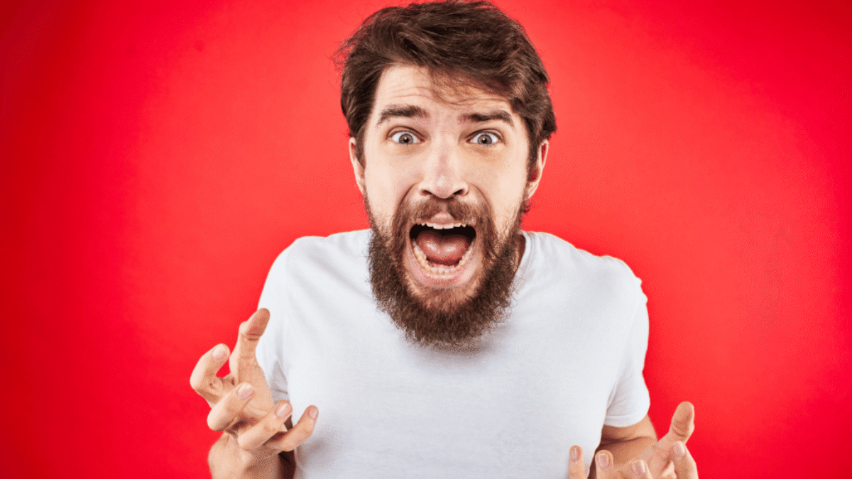 Deja-de-aferrarte-a-los-malos-clientes-1024x576